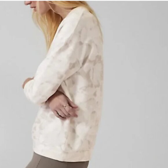 Athleta Balance Printed Sweatshirt Chakra Floral Bluff Gray Size Small - Picture 3 of 12